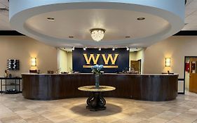 Historic Whispering Woods Hotel & Conference Center