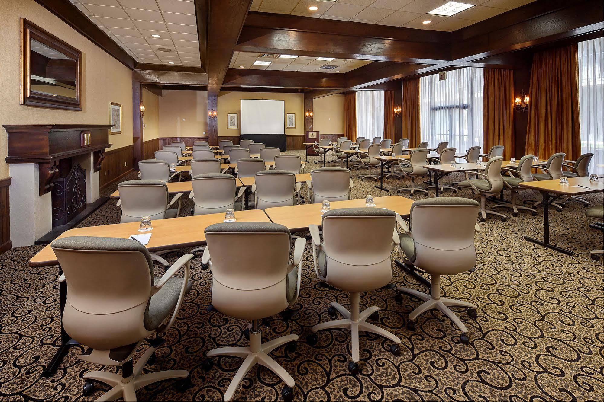 Historic Whispering Woods Hotel & Conference Center Olive Branch Buitenkant foto